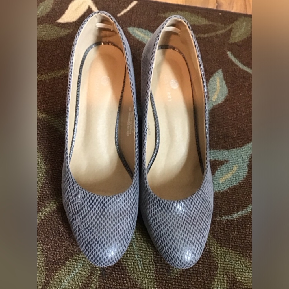 Snakeskin Pump Wedges Size 9